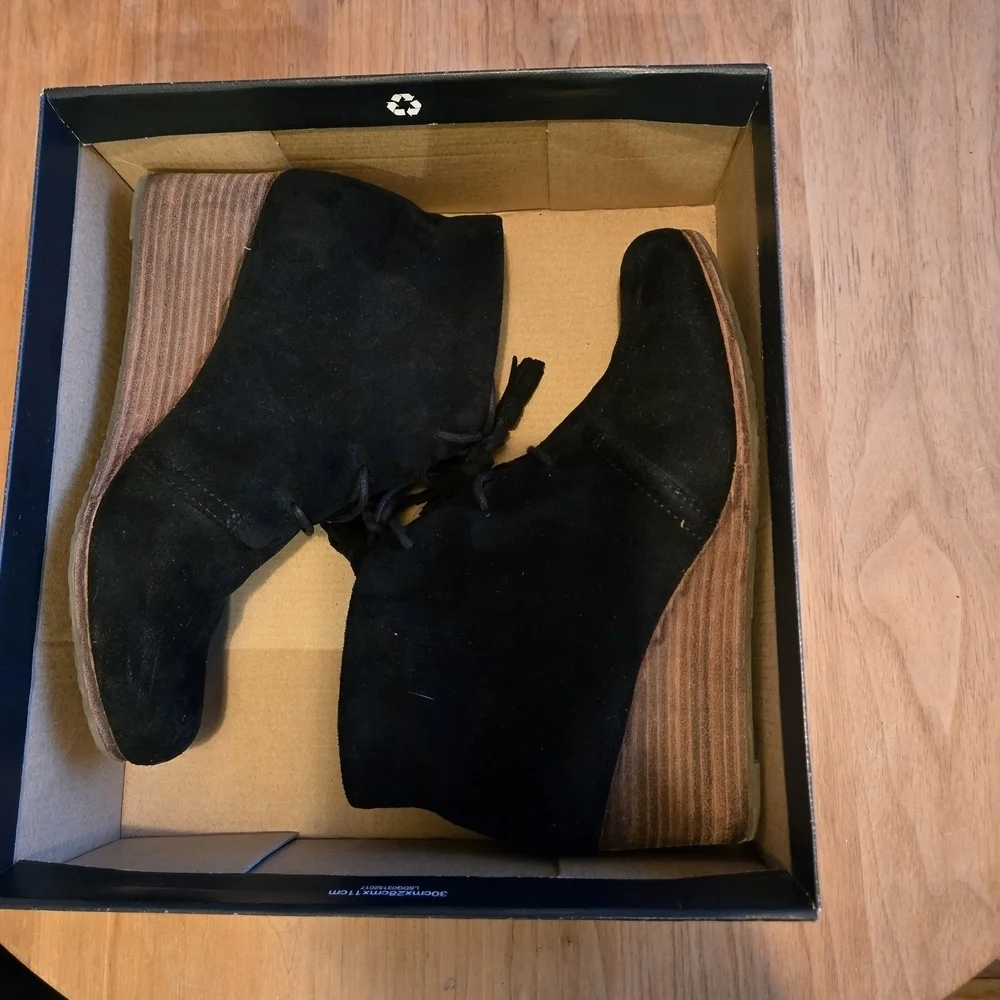 Dr. Scholl's Black Ankle Boots with Brown Wedge Size 9.5